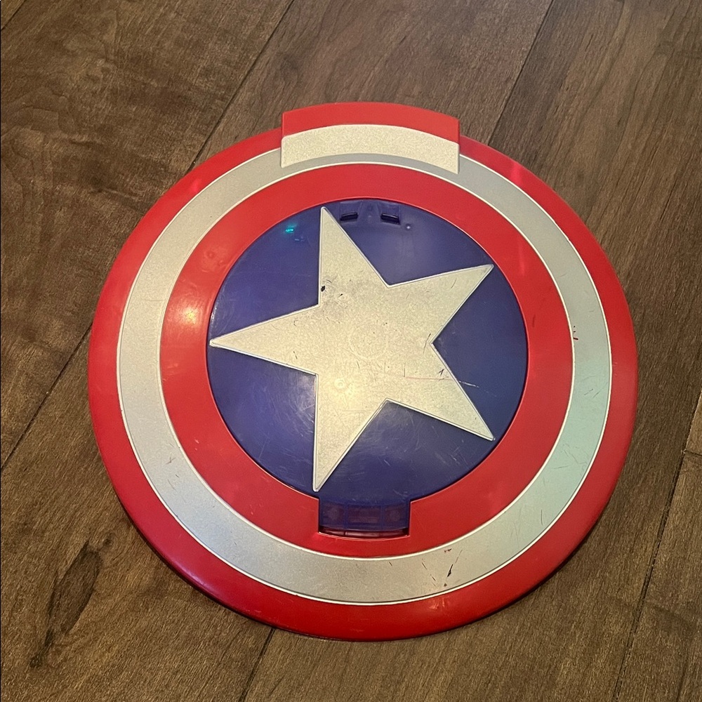 Marvel Captain America shield (2010)